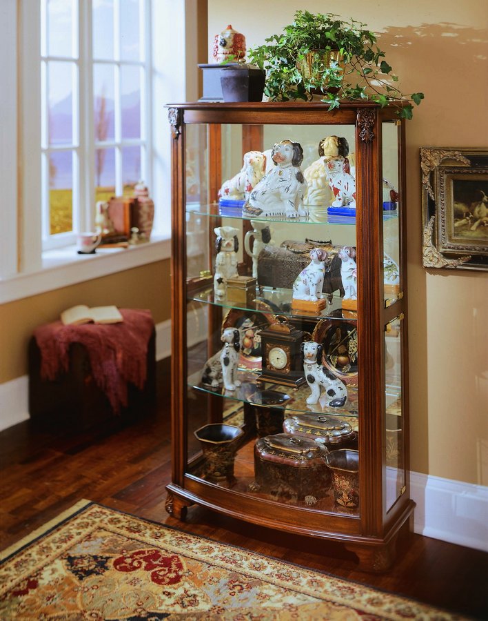 Pulaski Mantel Curio