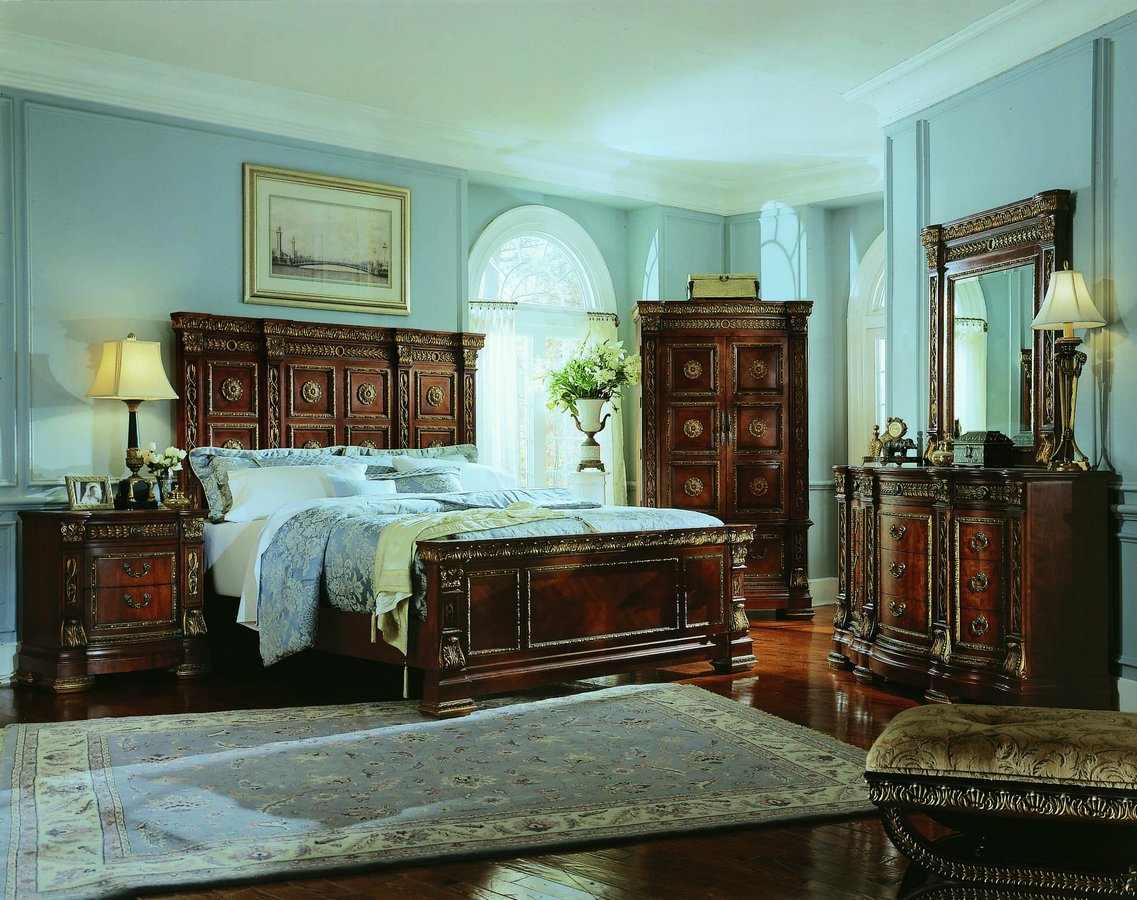 Pulaski Royale Panel Bedroom Collection
