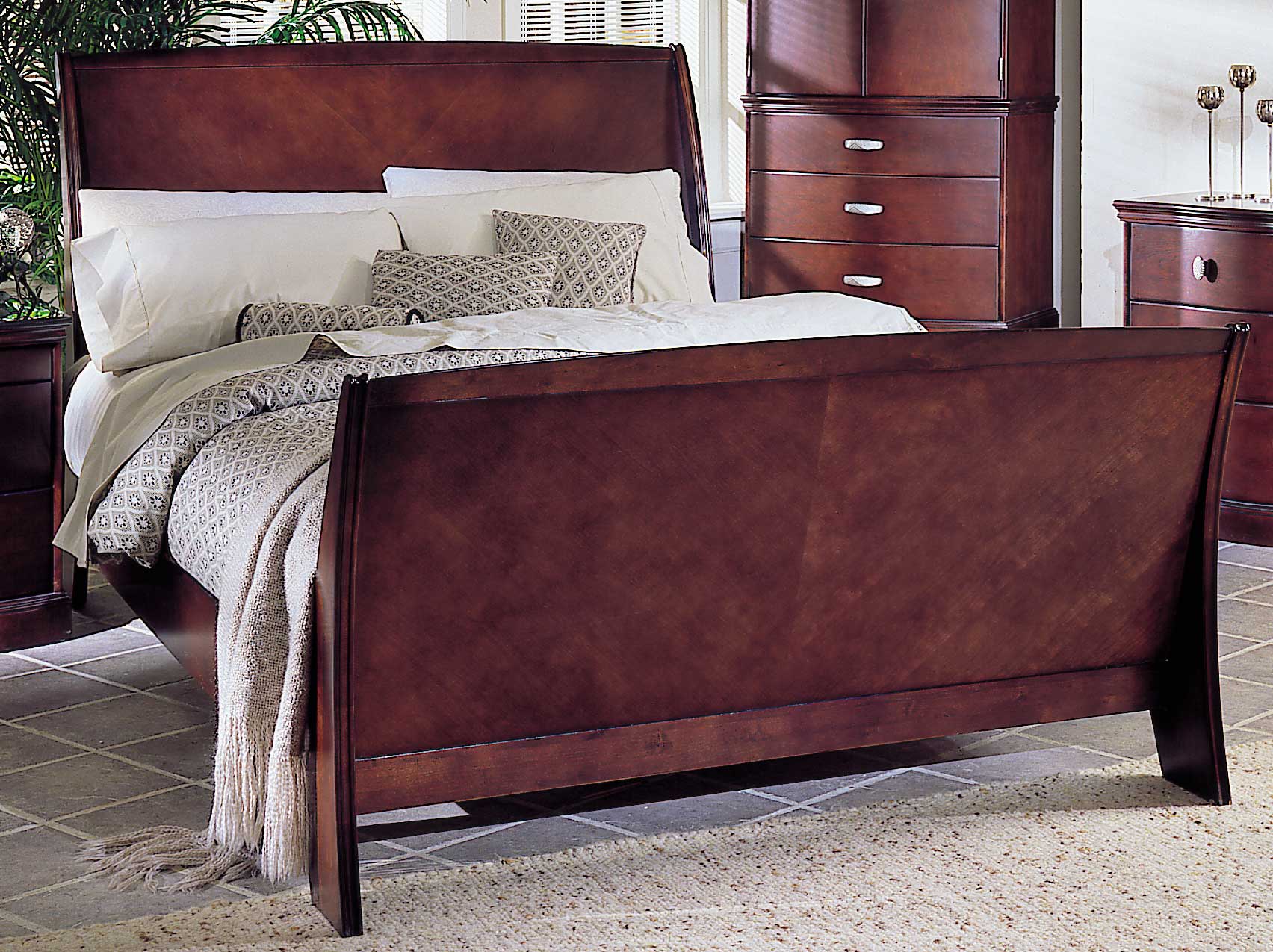 Homelegance 5th Avenue Bed with Wood Rails