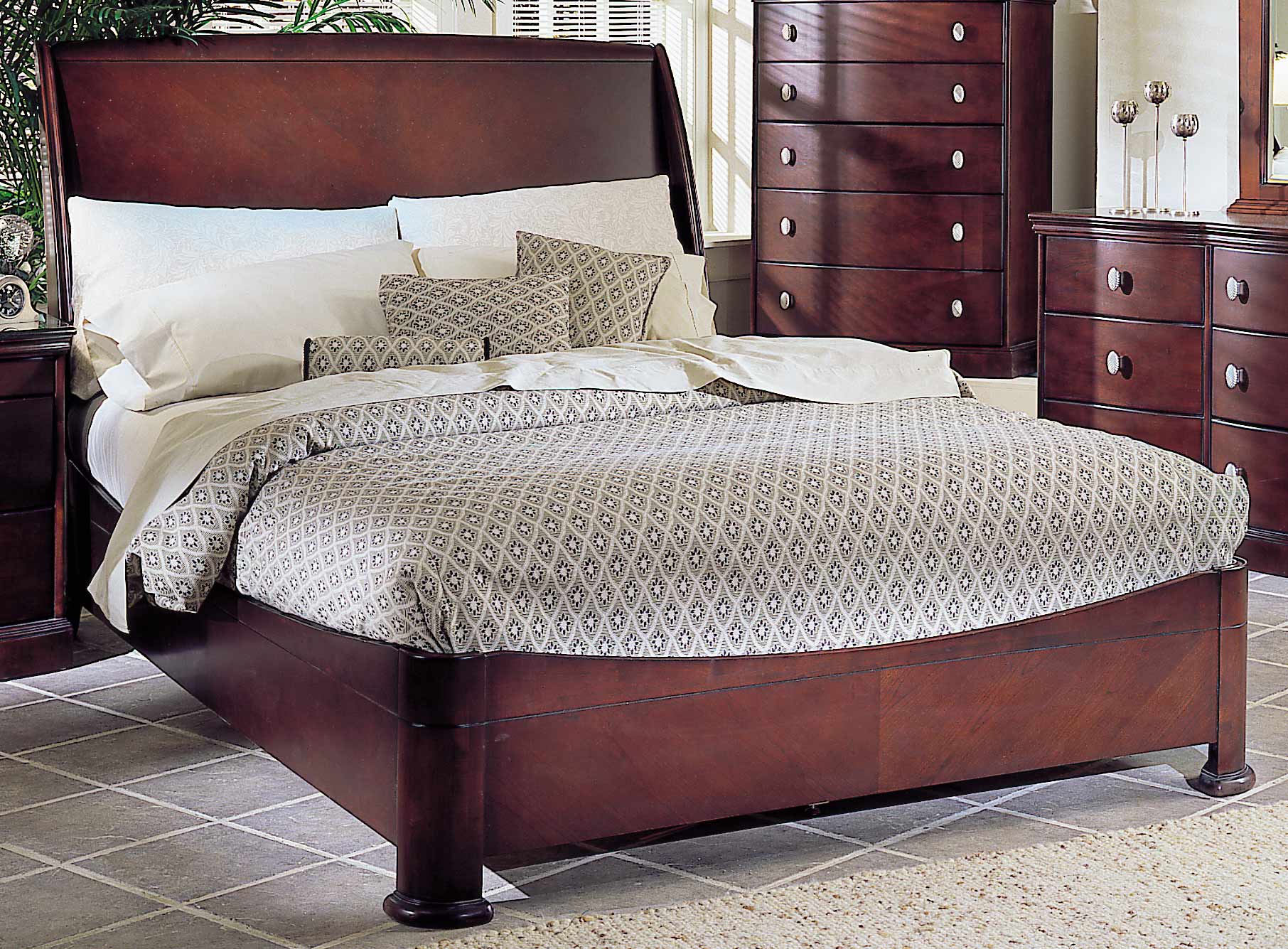 Homelegance 5th Avenue Bed with Low Profile Footboard