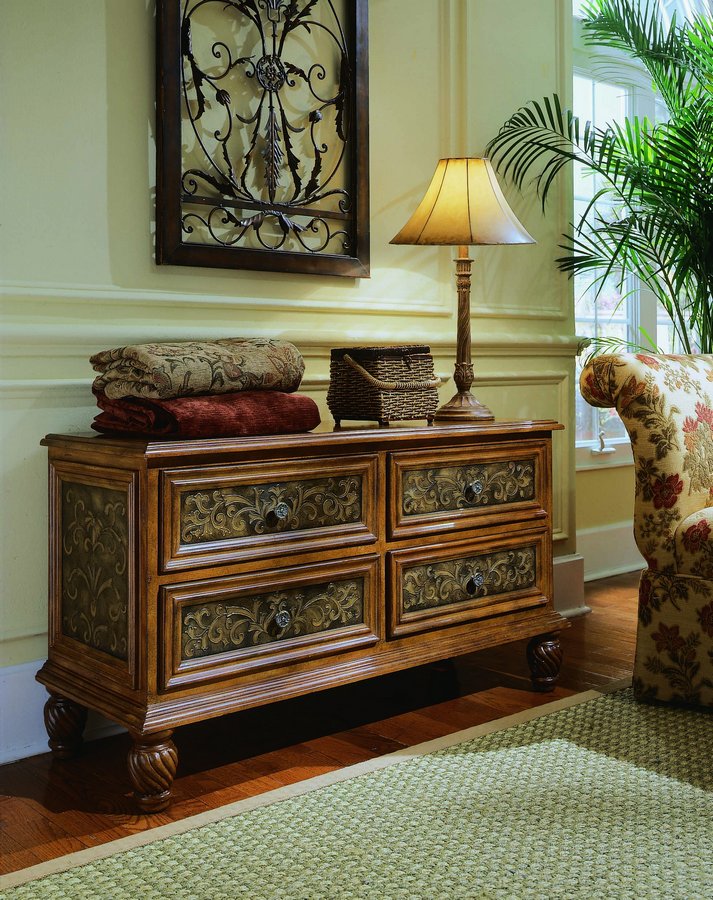 Pulaski Accentrics Accent Chest Pulaski Accentrics Accent Chest