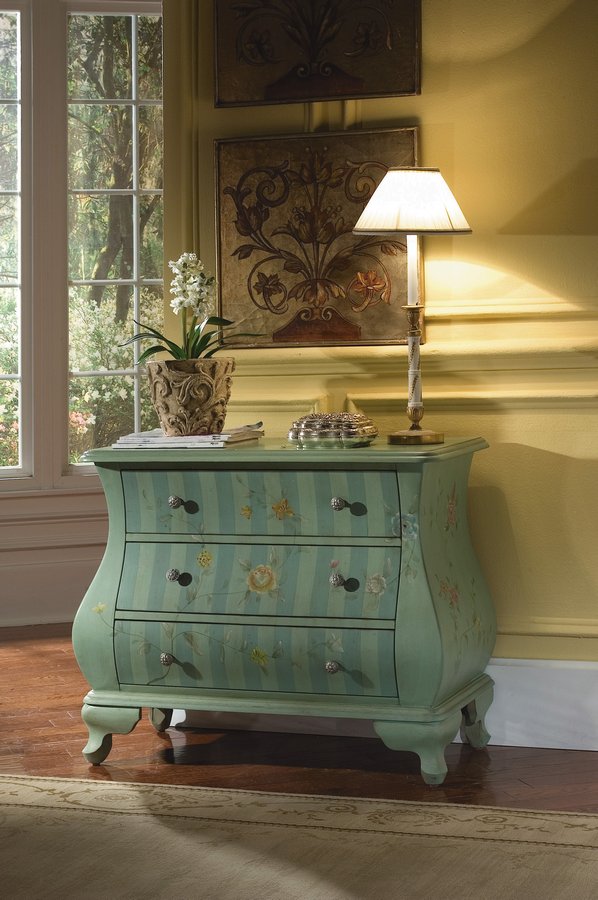 Pulaski Accentrics Accent Chest Pulaski Accentrics Accent Chest