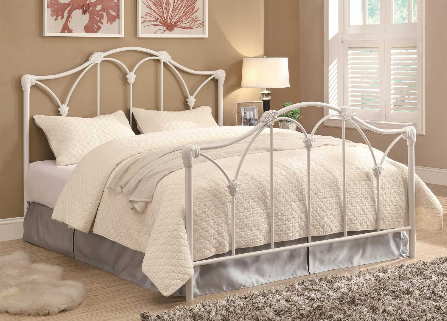 Coaster 300257 Queen Bed - White