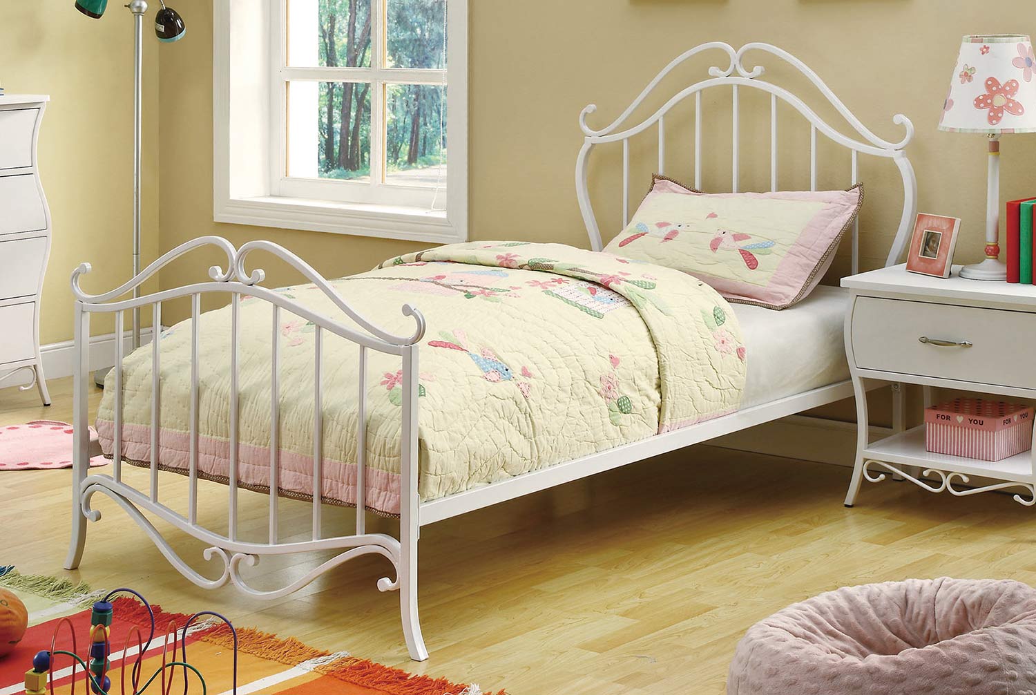 Coaster Bella Bed - White