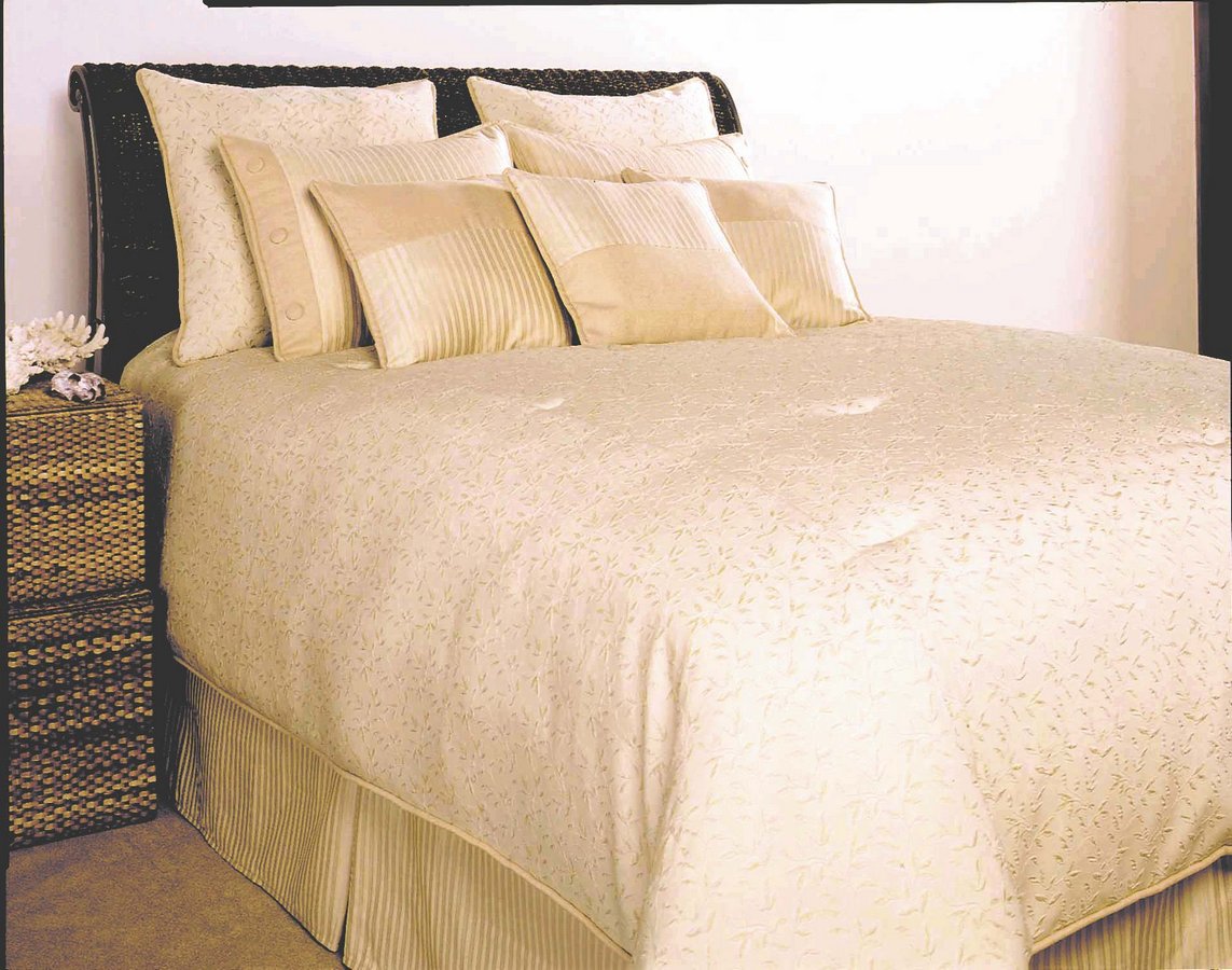 Southern Textiles Crestview Bedding 80EQ-CV at Homelement.com