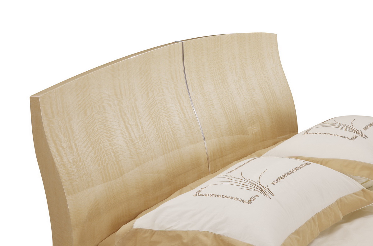Global Furniture USA Aria Platform Bed - Maple