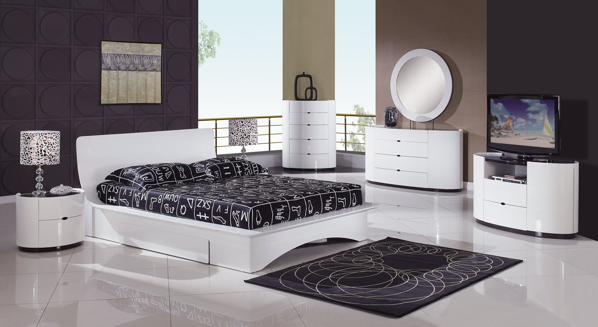 Global Furniture USA Gia Dresser - White/Wenge
