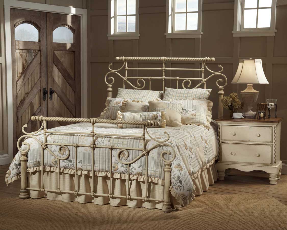Hillsdale Wilshire Metal Bed - Antique White Hillsdale Wilshire Metal Bed - Antique White