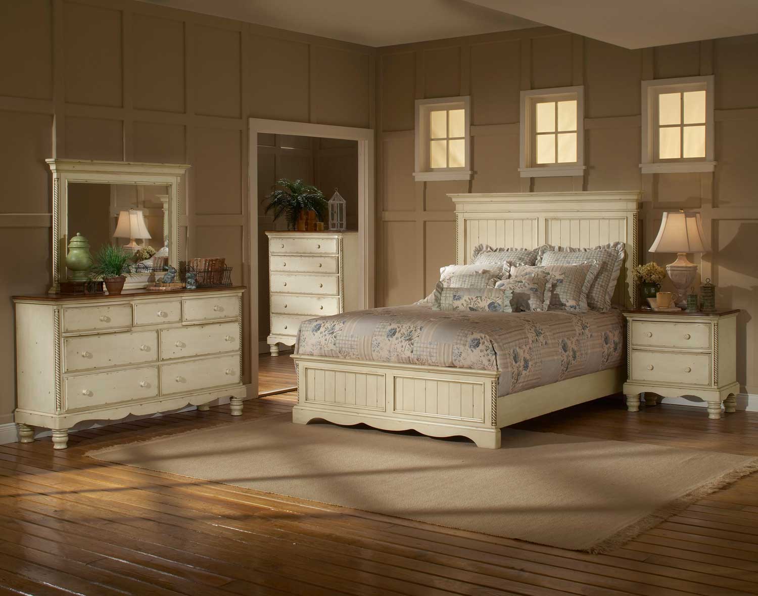 Hillsdale Wilshire Panel Bedroom Set - Antique White