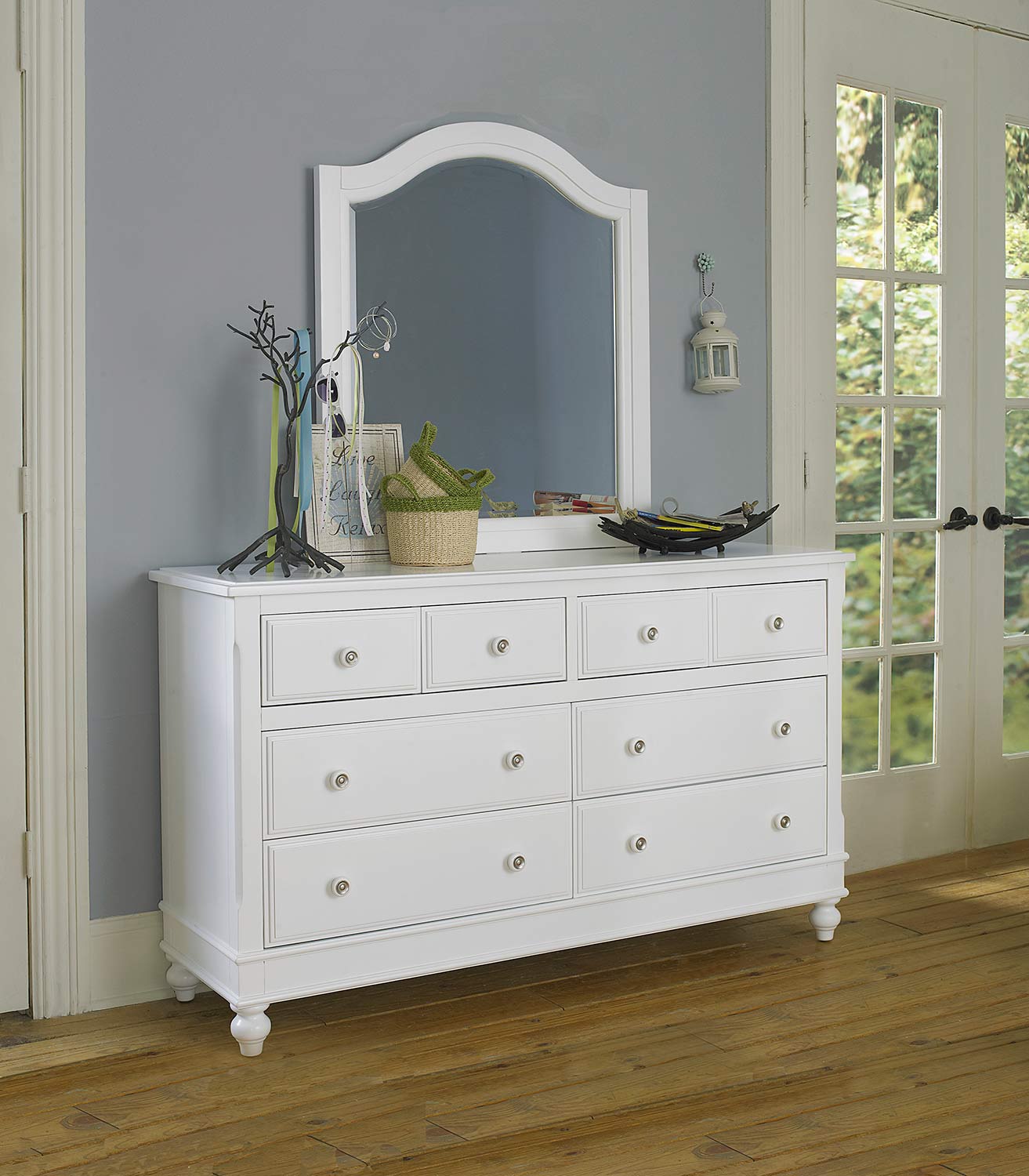 NE Kids Lake House 8 Drawer Dresser with Mirror - White