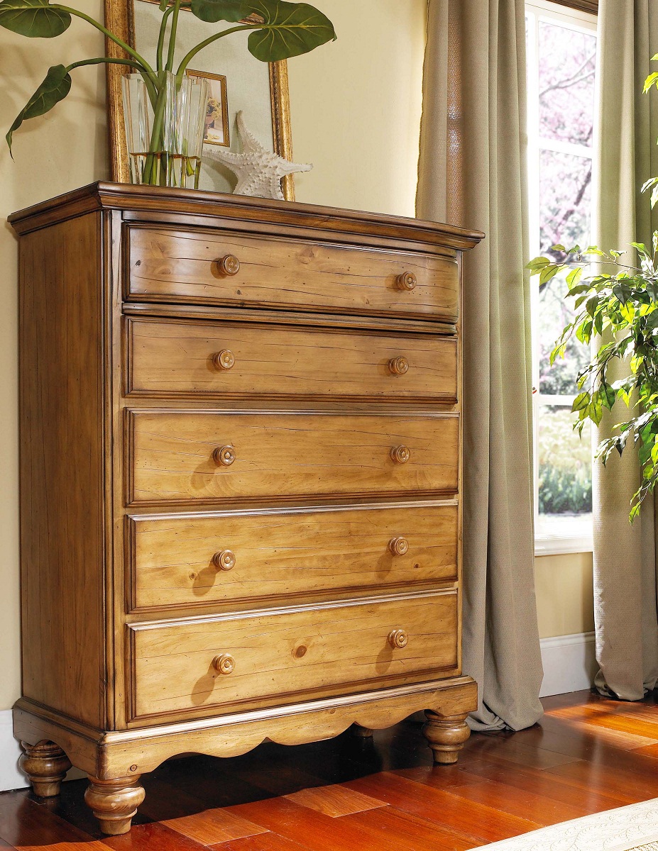 Hillsdale Hamptons Chest - Weathered Pine