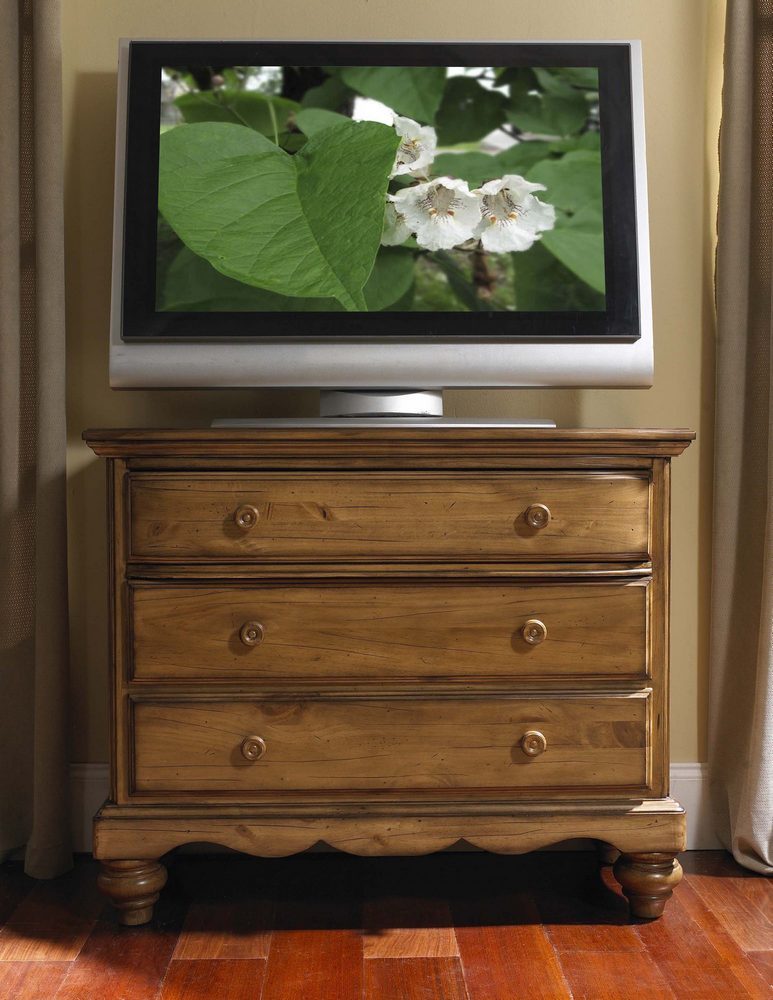 Hillsdale Hamptons TV Chest - Weathered Pine