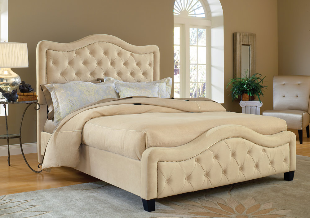 Hillsdale Trieste Tufted Upholstered Bed - Buckwheat