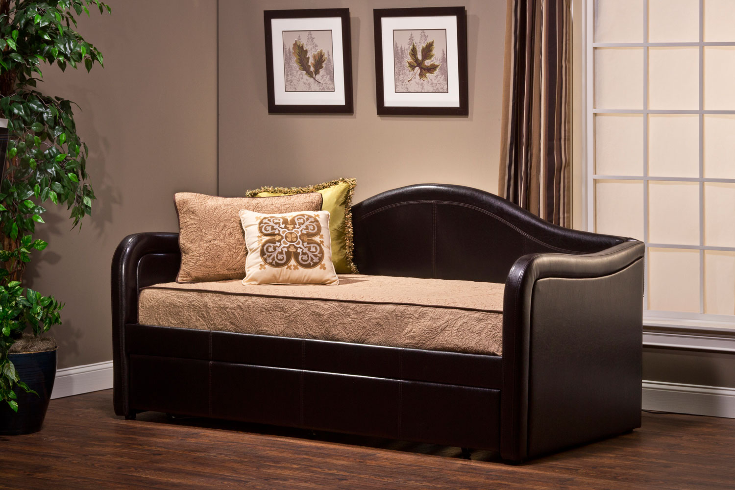 Hillsdale Brenton Daybed with Pull Out Trundle - Brown Vinyl