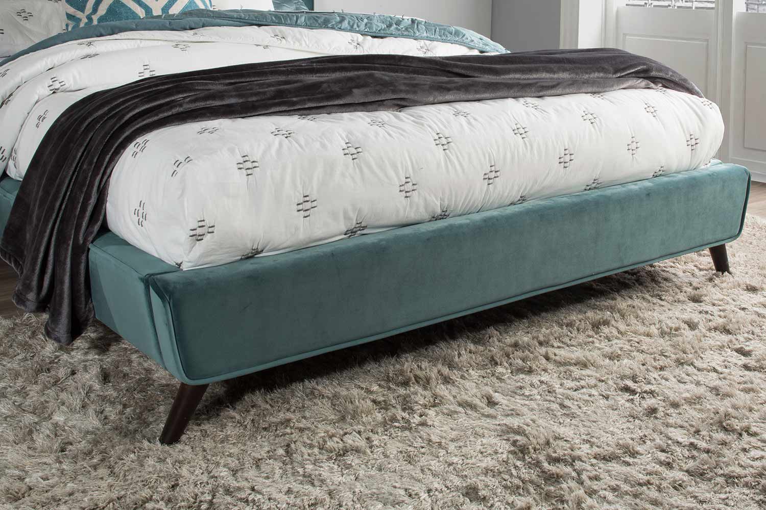 Hillsdale Aussie Platform Bed - Teal Velvet