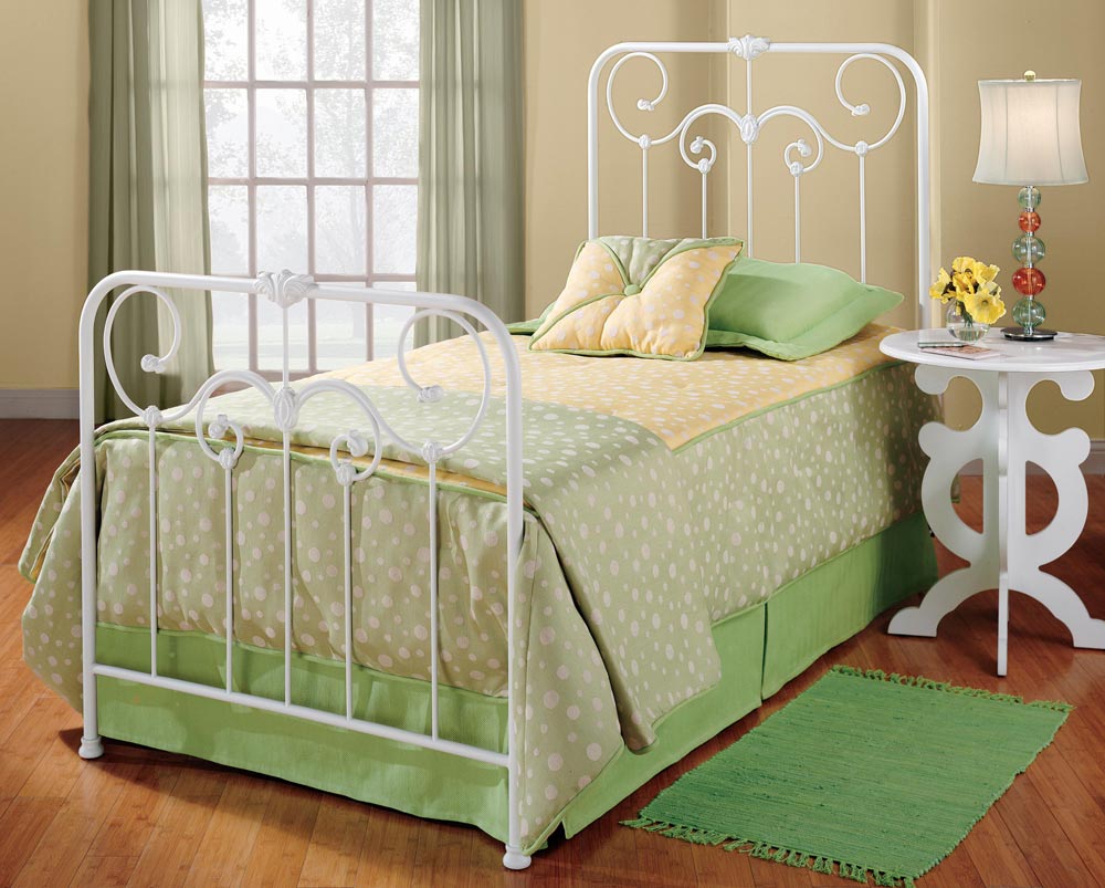 Hillsdale Lindsey Youth Bed