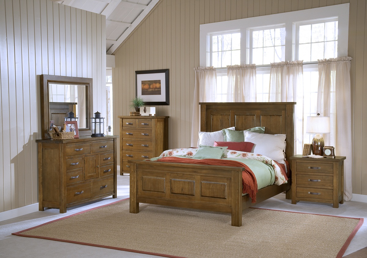 Hillsdale Outback Chesser - Distressed Chestnut