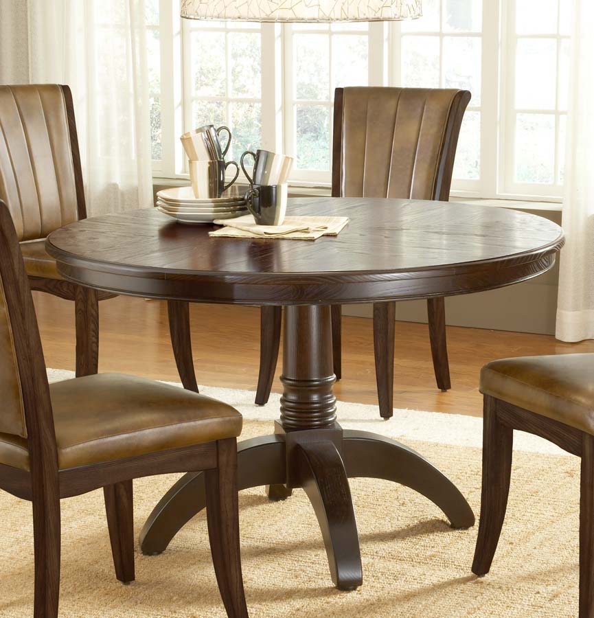 Hillsdale Grand Bay Round Dining Table - Cherry