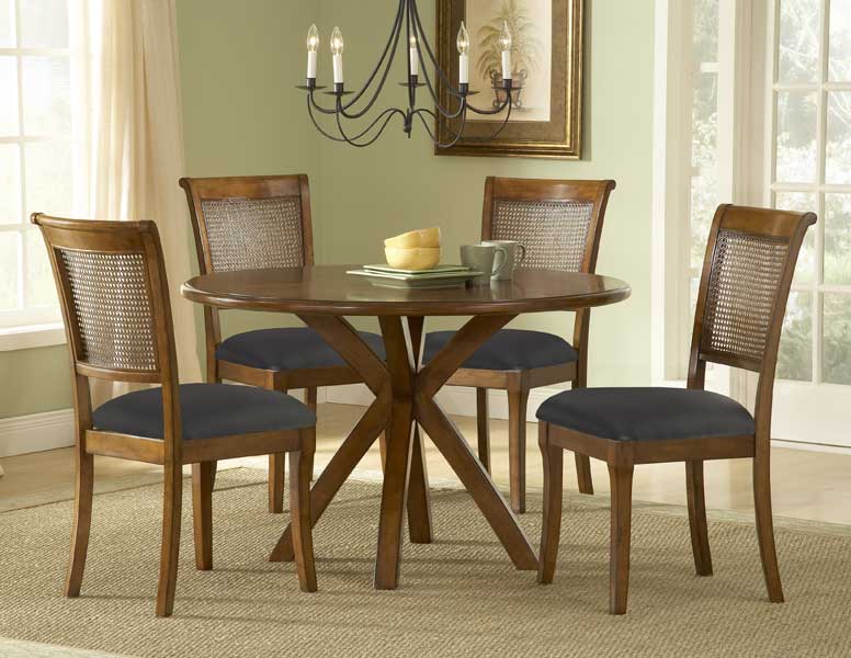 Hillsdale Preston Round Dining Set Hillsdale Preston Round Dining Set