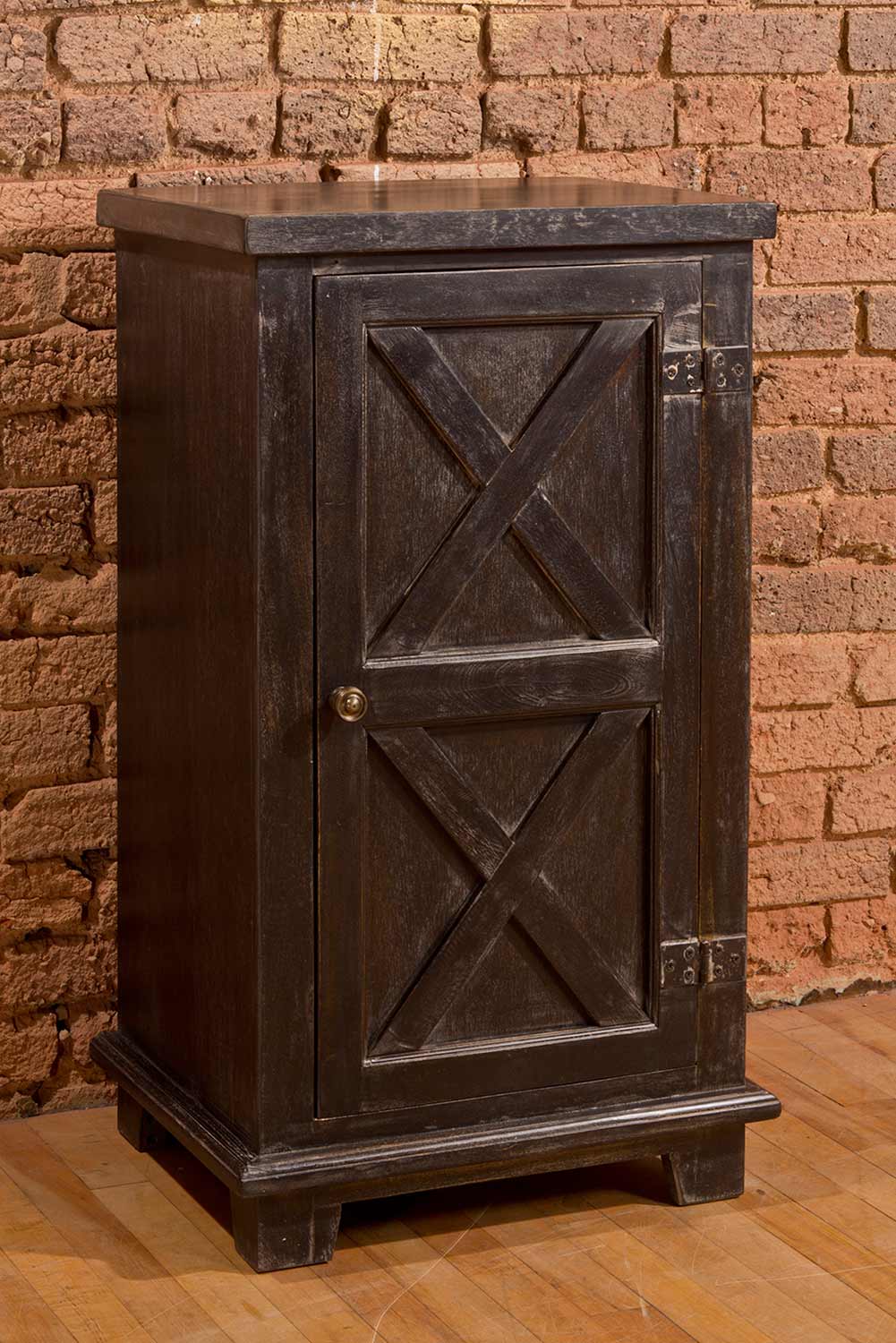 Hillsdale Bellefonte X-Design One Door Three Cabinet - Antique Black