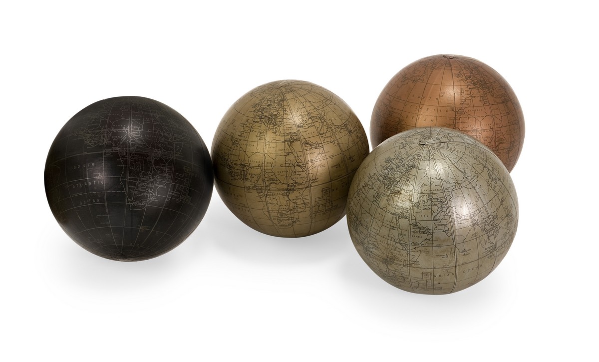 IMAX Metallic Finish 5 Globe Spheres - Set of 4