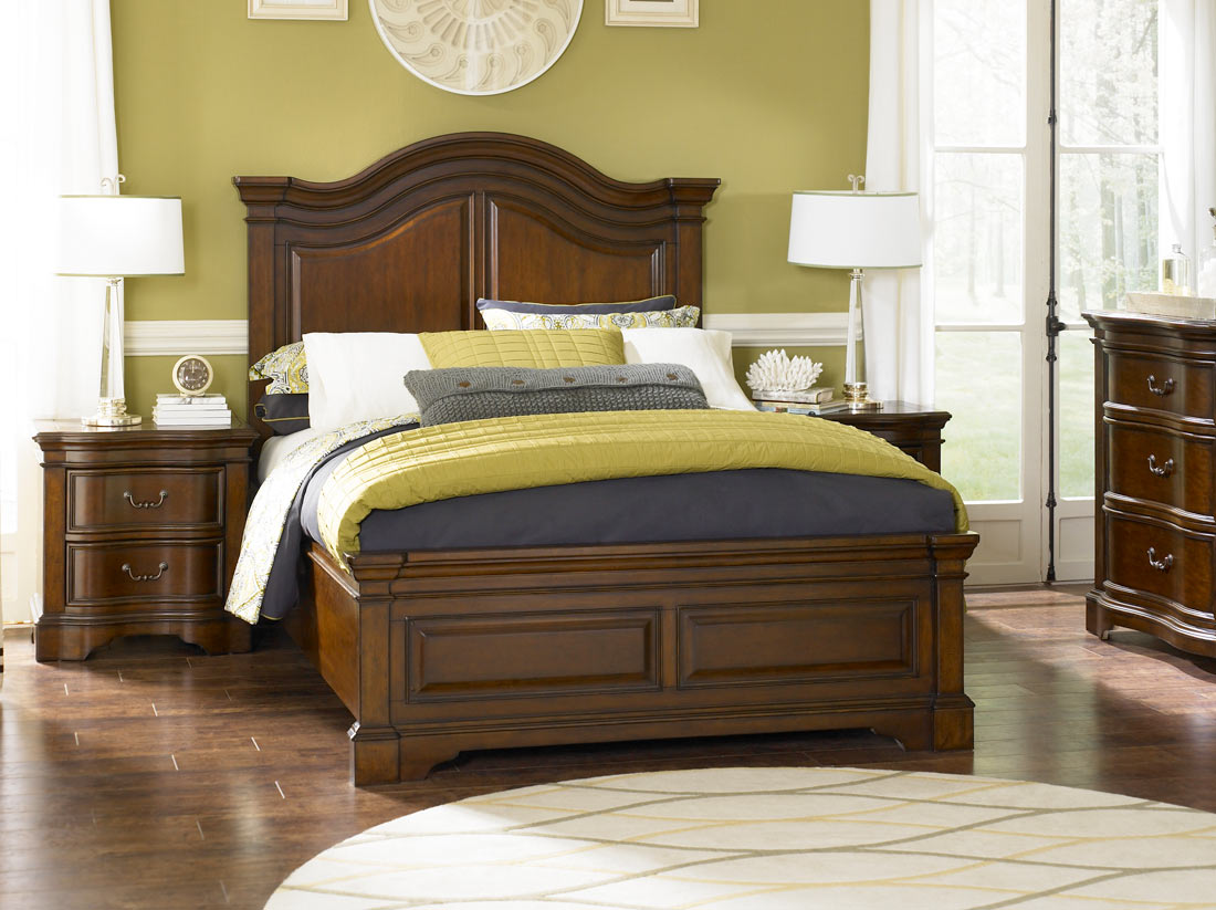 Legacy Classic Claremont Valley Arched Panel Bed