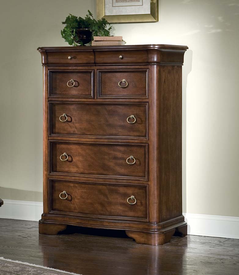 Legacy Classic Heritage Court 7 Drawer Chest
