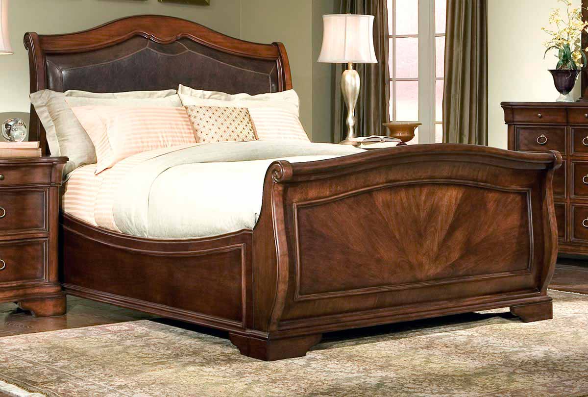 Legacy Classic Heritage Court Leather Sleigh Bed