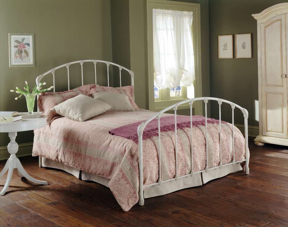 Fashion Bed Group Oscar Bed in Golden Sand