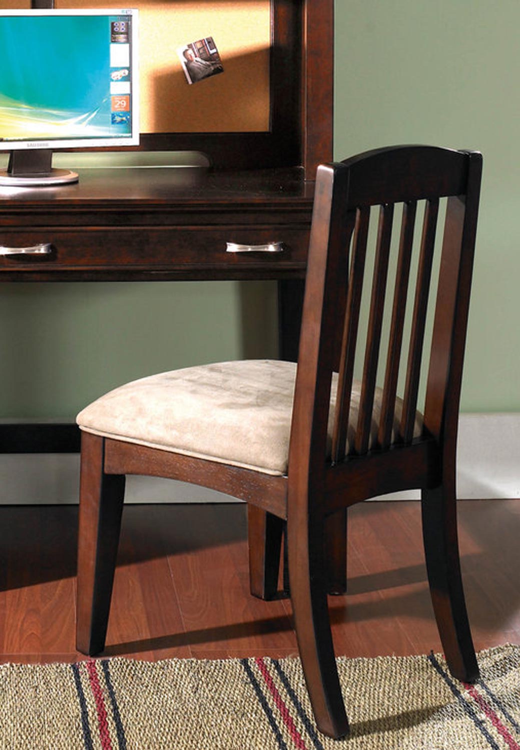 Pulaski Bridgeport Desk Chair