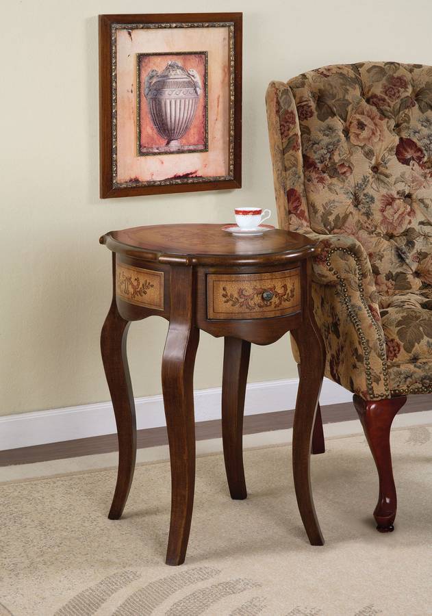 Powell Masterpiece Oval Scalloped End Table