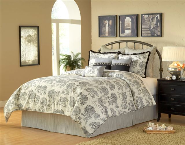 Southern Textiles Jolie Ebony Daybed Bedding