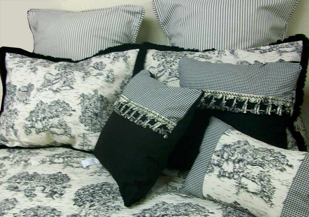 Southern Textiles Jolie Ebony Daybed Bedding