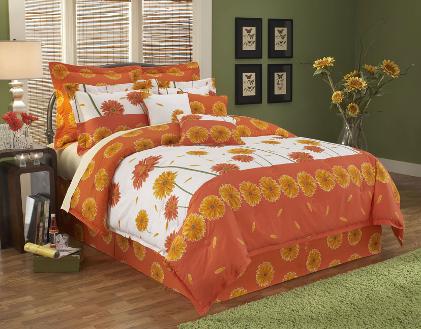 Southern Textiles Margaurite Bedding 82EQ71MGT at Homelement.com