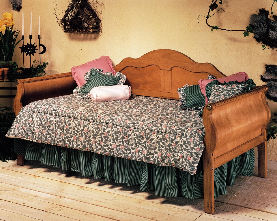 Fashion Bed Group Surrey Daybed in Honey Pine B51244 at
