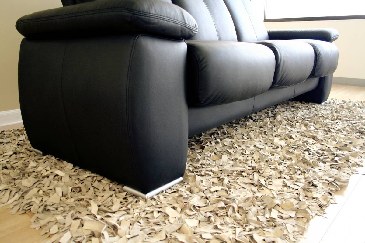 Wholesale Interiors 1090 Leather Sofa Set Recliner 1090SetBlack at