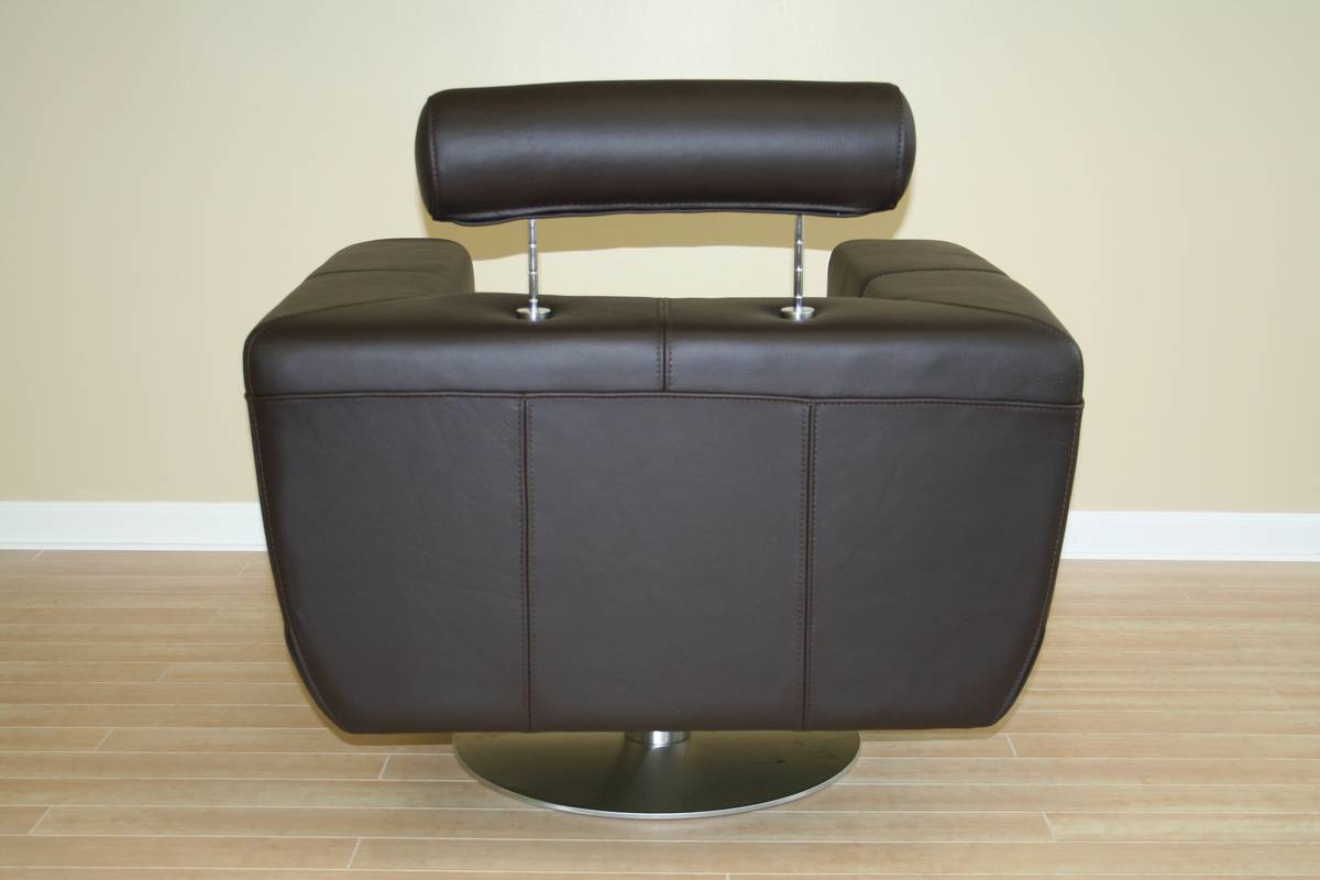 Wholesale Interiors 92-P8004 Full Leather Club Chair