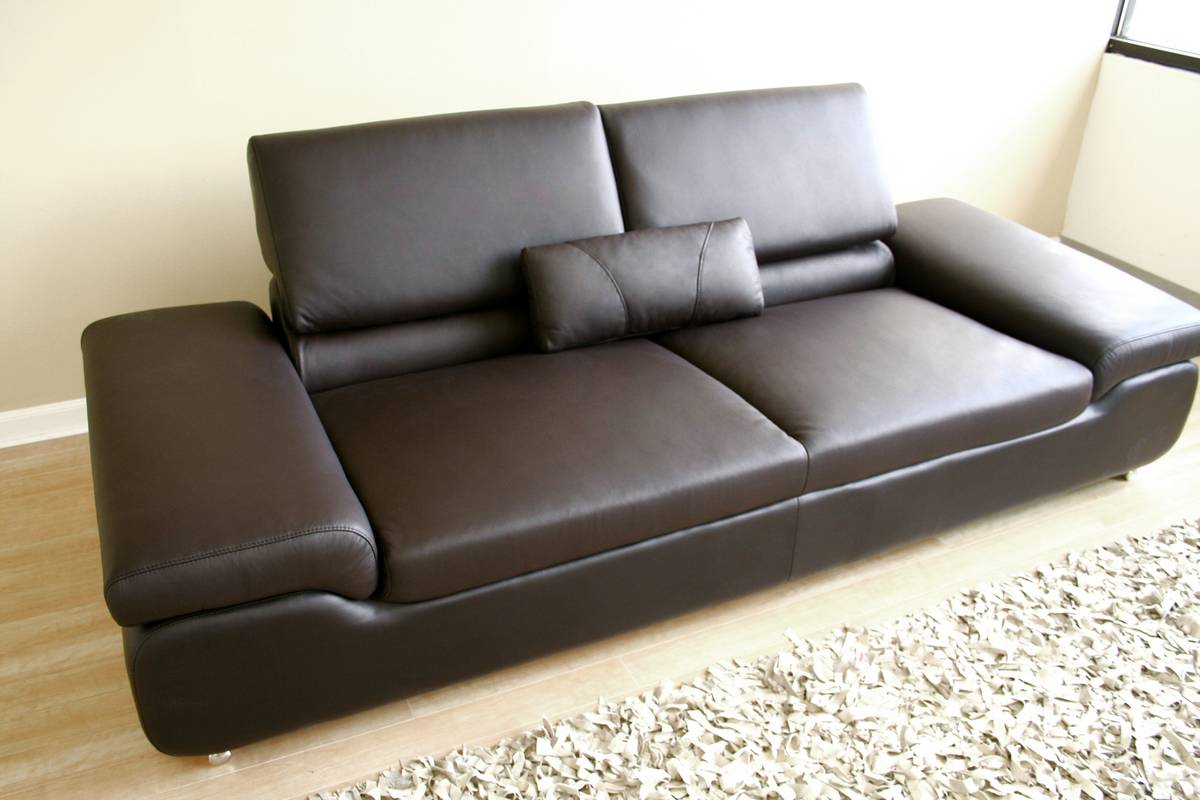 Wholesale Interiors Luxury-Sofa Leather Sofa Recliner
