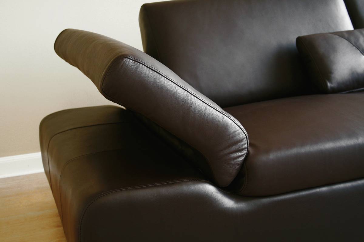 Wholesale Interiors Luxury-Sofa Leather Sofa Recliner