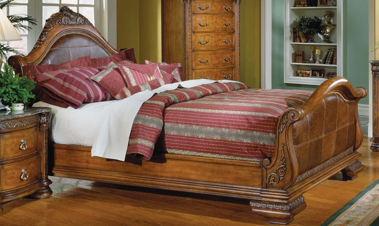 Spanish Hills Sleigh Bed with Leather