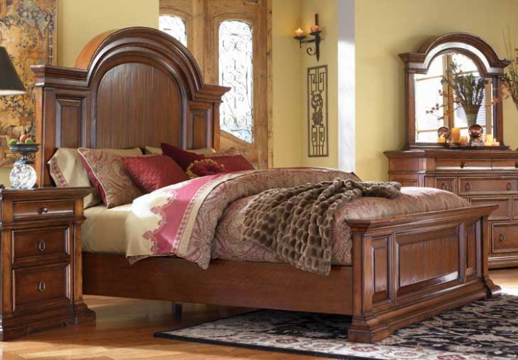 European Traditions Mansion Bed