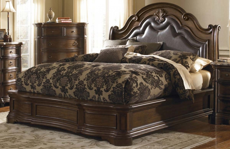 Courtland Bed